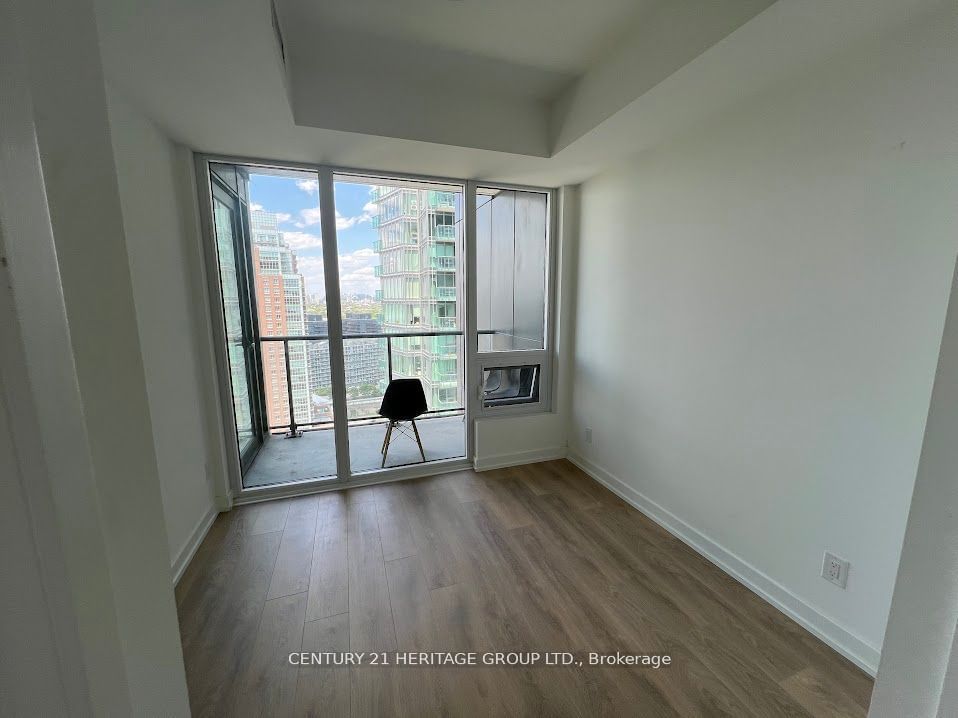 135 East Liberty St, unit 1905 for rent - image #5