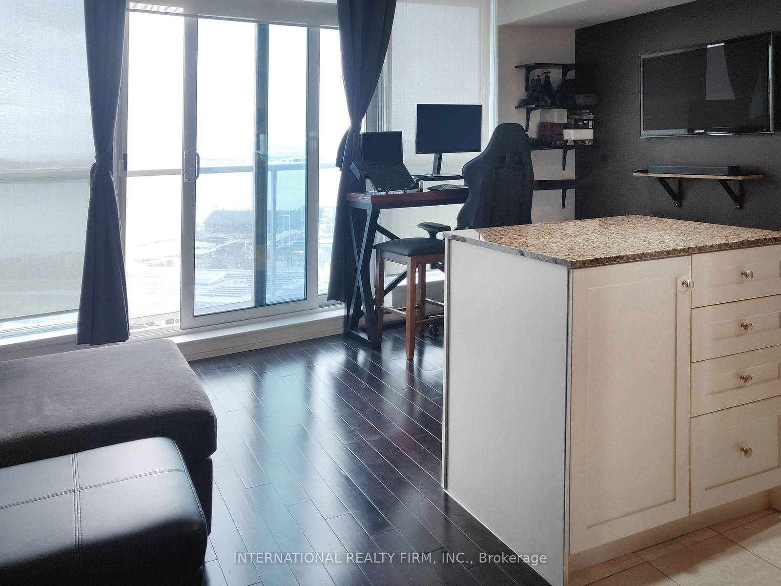 208 Queens Quay W, unit 1609 for sale - image #4