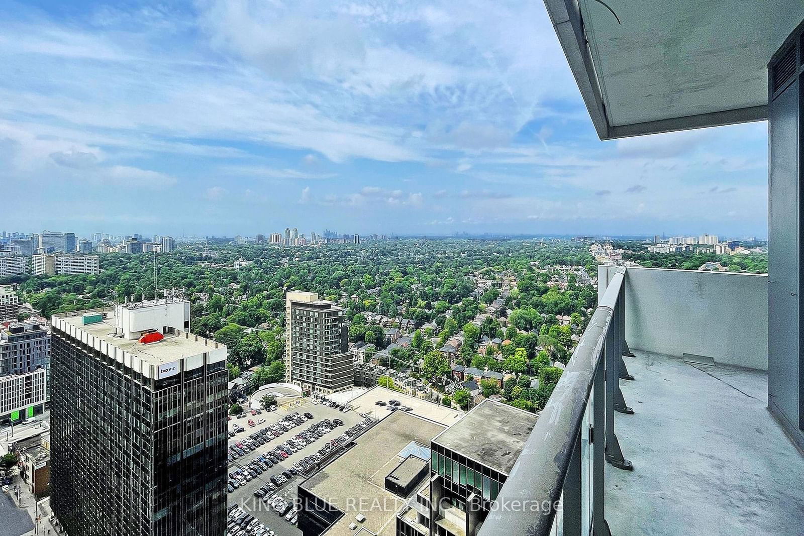 2221 Yonge St, unit 2908 for sale