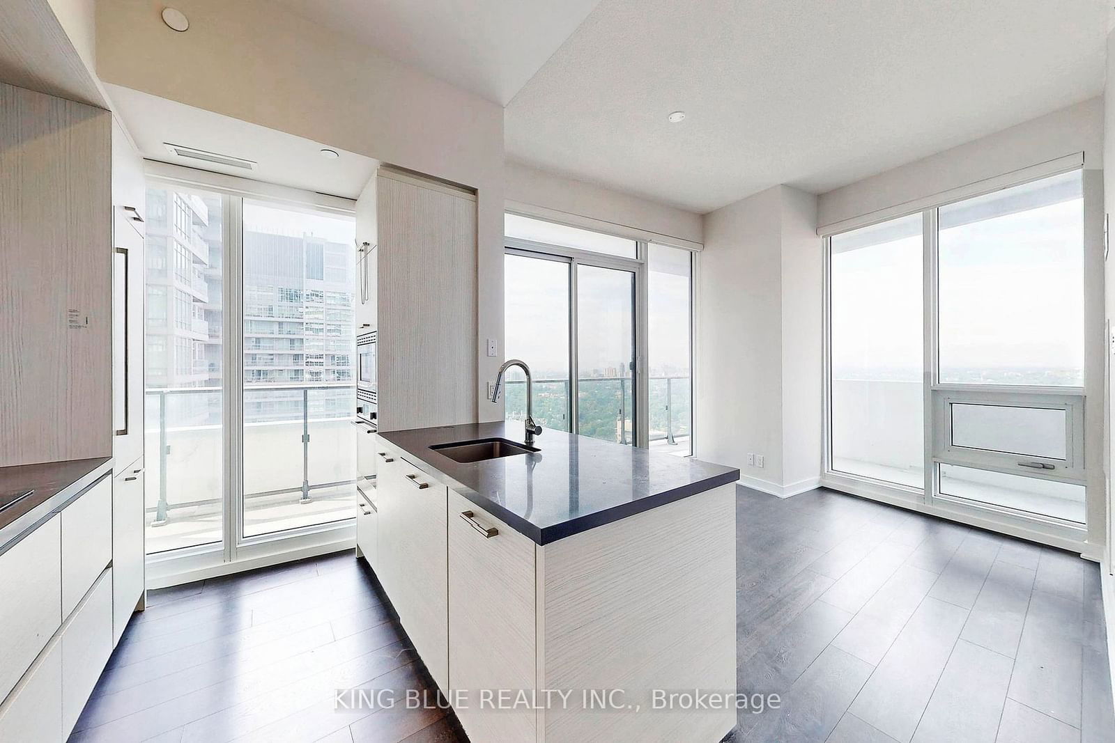 2221 Yonge St, unit 2908 for sale