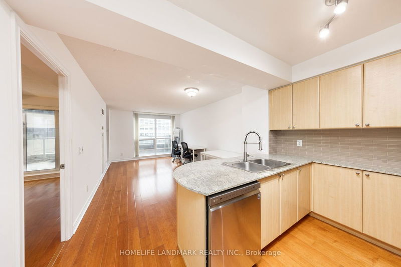 763 Bay St, unit 303 for sale - image #1