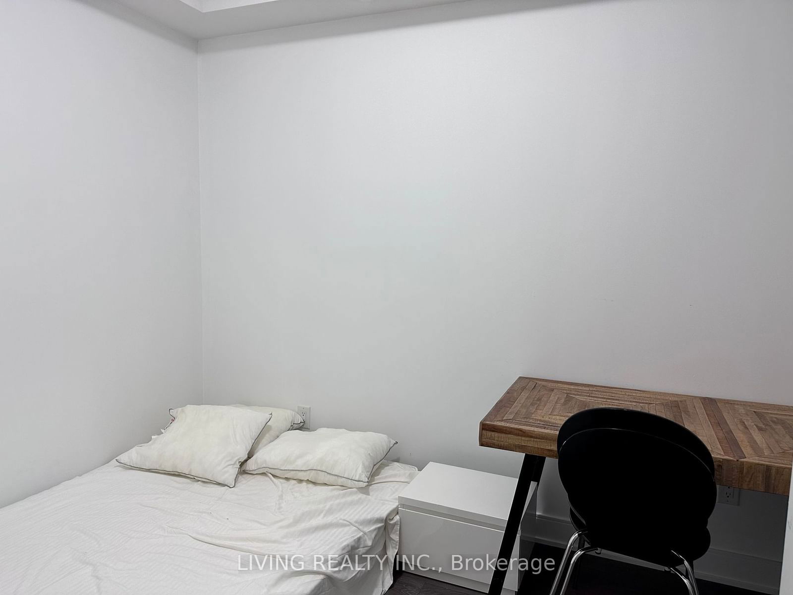 525 Adelaide St W, unit 232 for rent - image #8