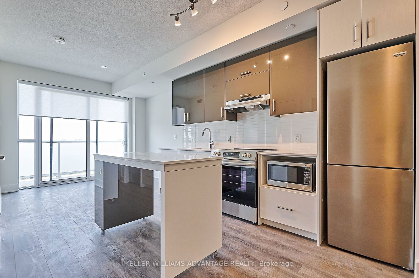 188 Fairview Mall Dr, unit 1610 for rent - image #2