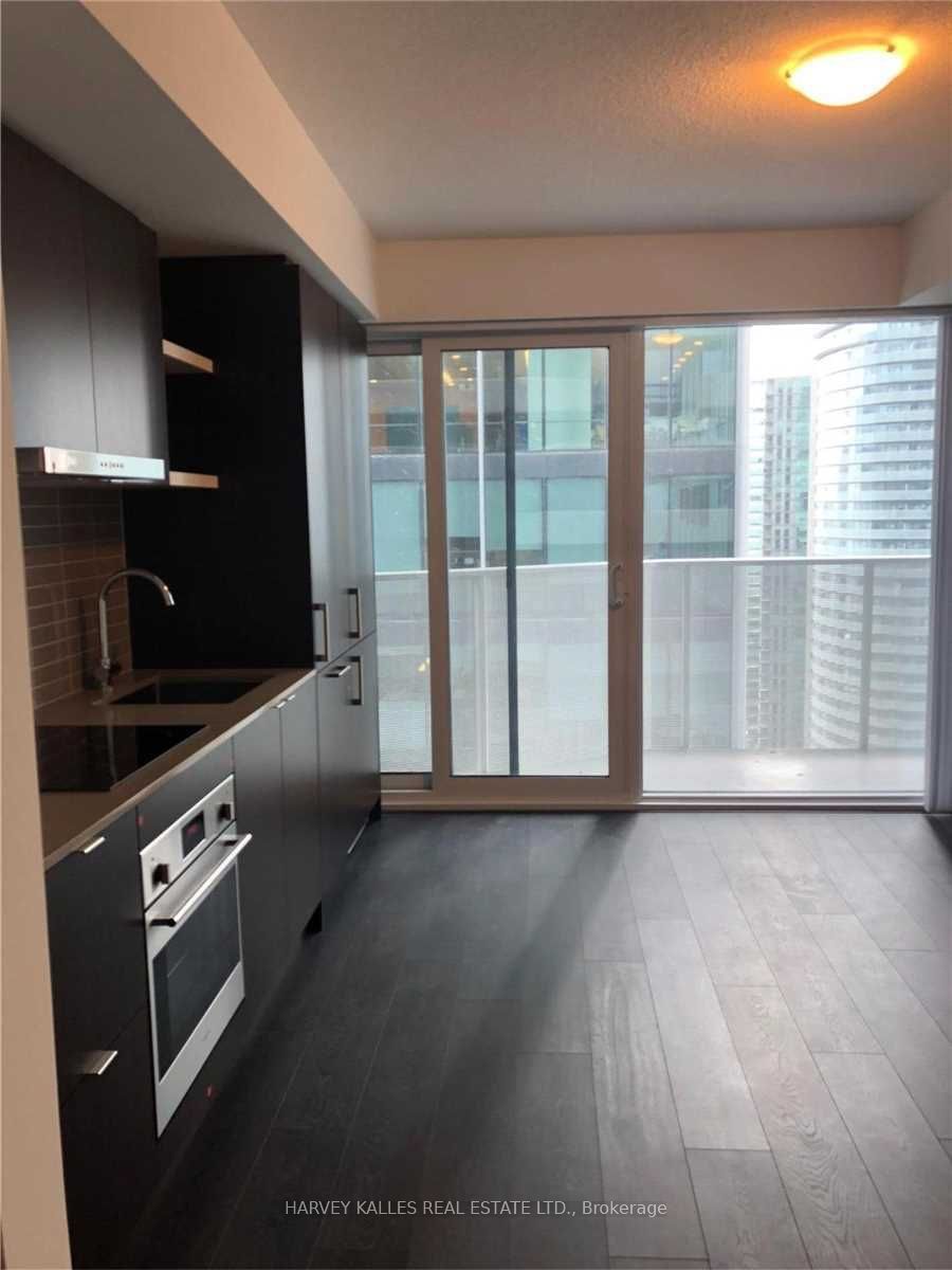 100 Harbour St, unit 2411 for rent - image #1