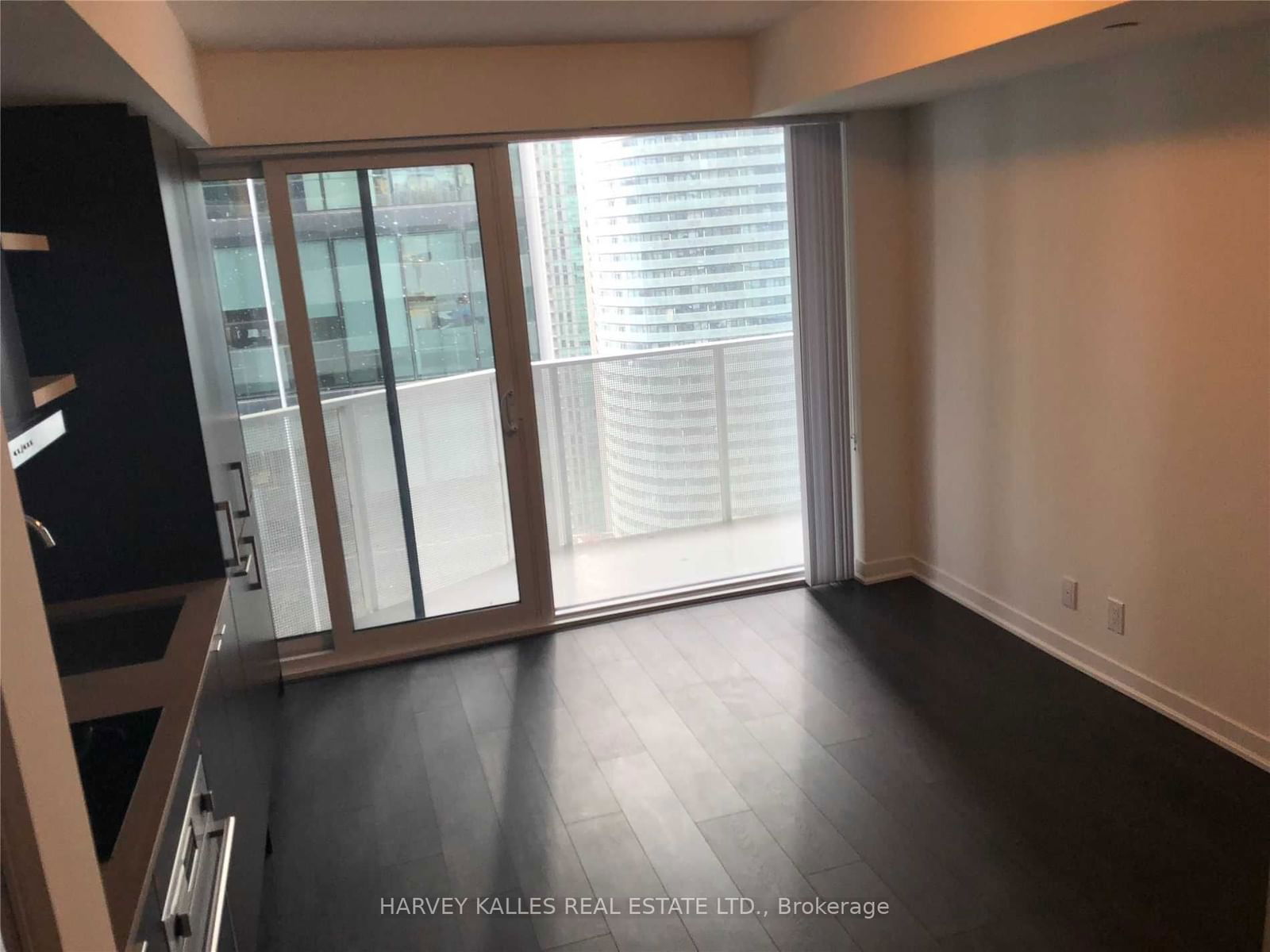 100 Harbour St, unit 2411 for rent - image #2