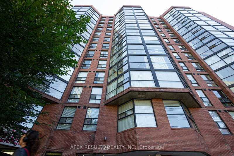 725 King St W, unit 901 for sale