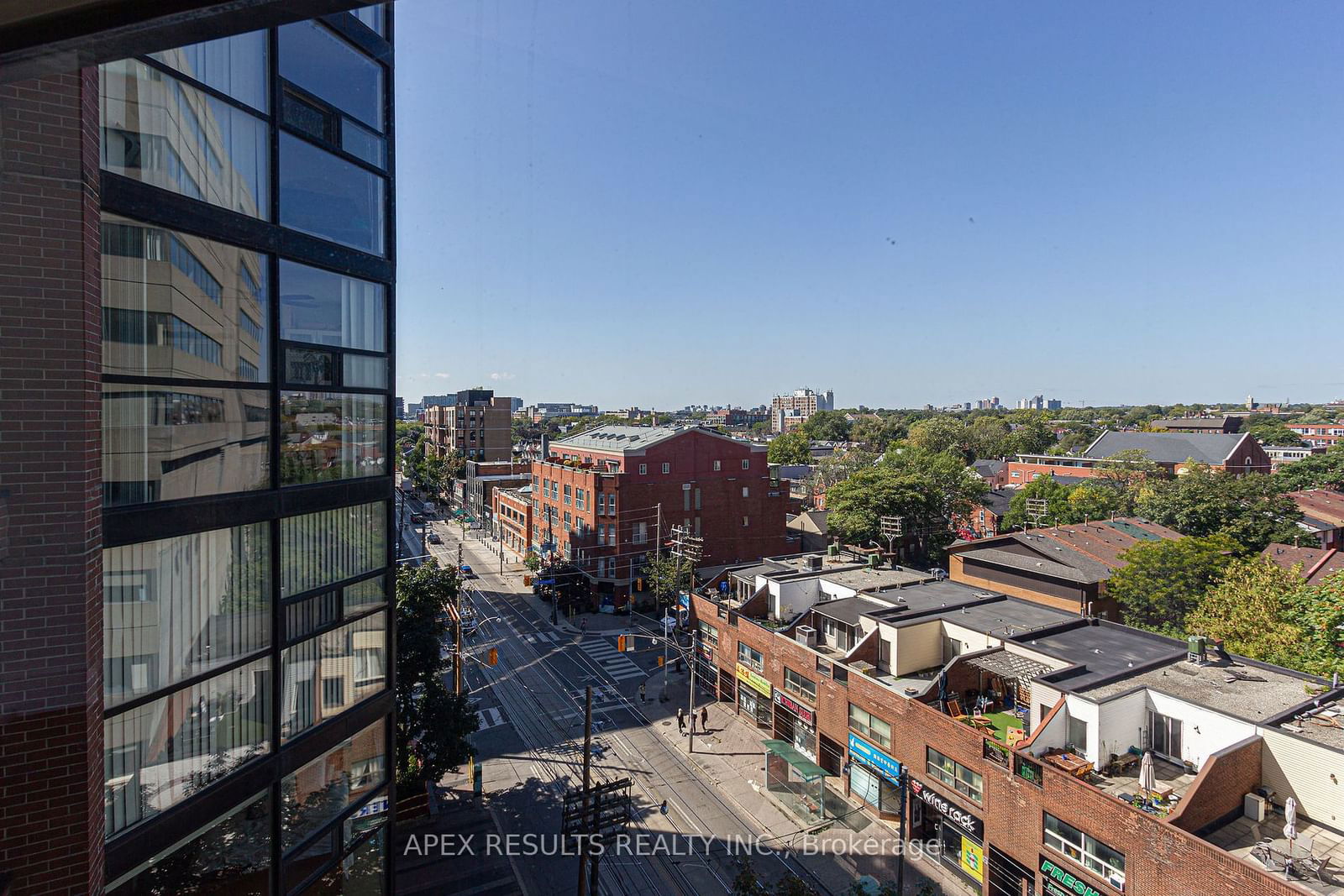 725 King St W, unit 901 for sale