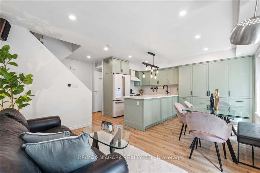 26 Western Battery Rd, unit 213 for sale - image #7