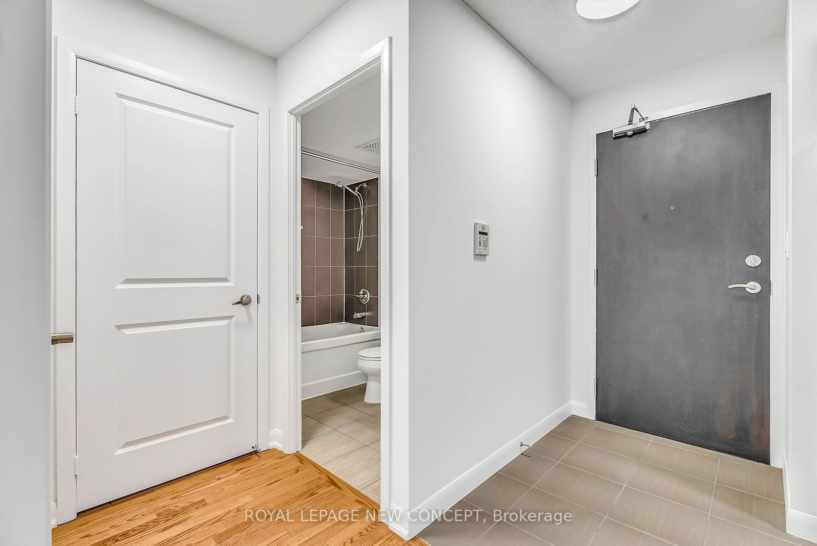 5791 Yonge St, unit 2205 for sale - image #3