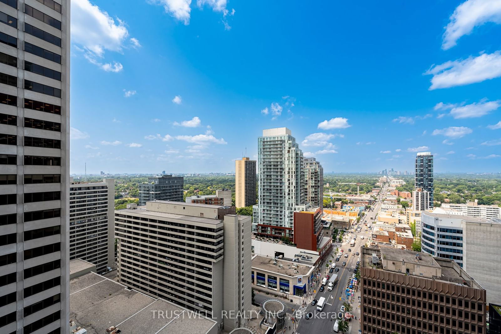 8 Eglinton Ave E, unit 2106 for sale