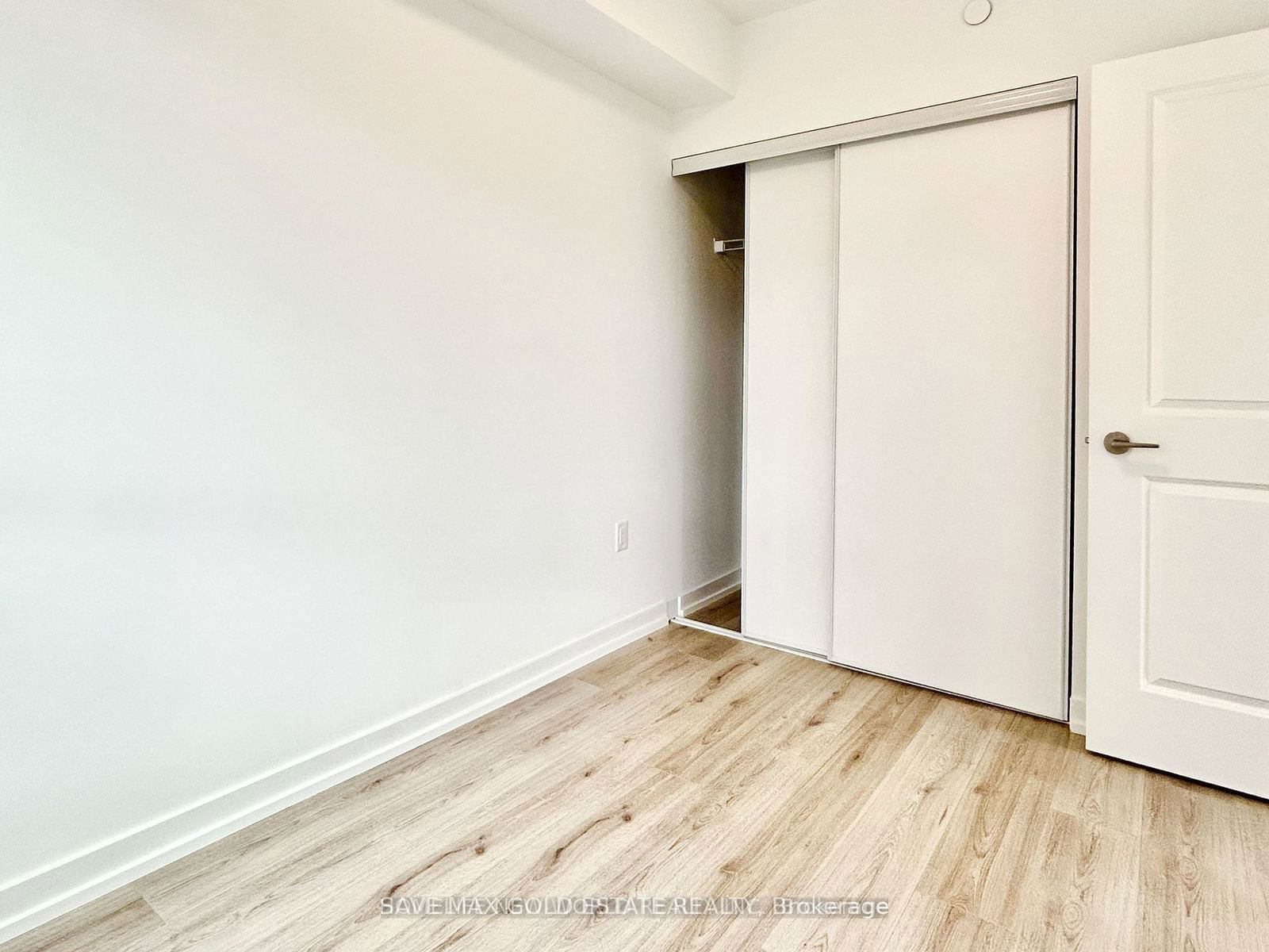 395 Bloor St E, unit 5210 for sale