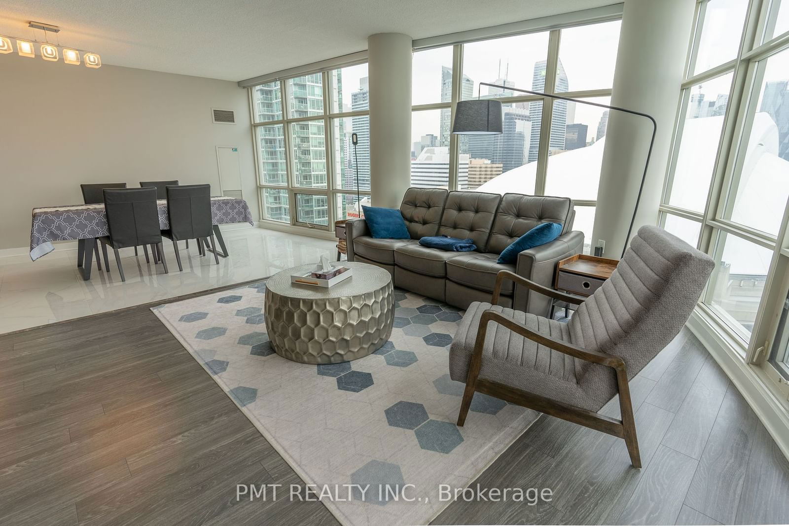 10 Navy Wharf Crt, unit 2809 for rent - image #2