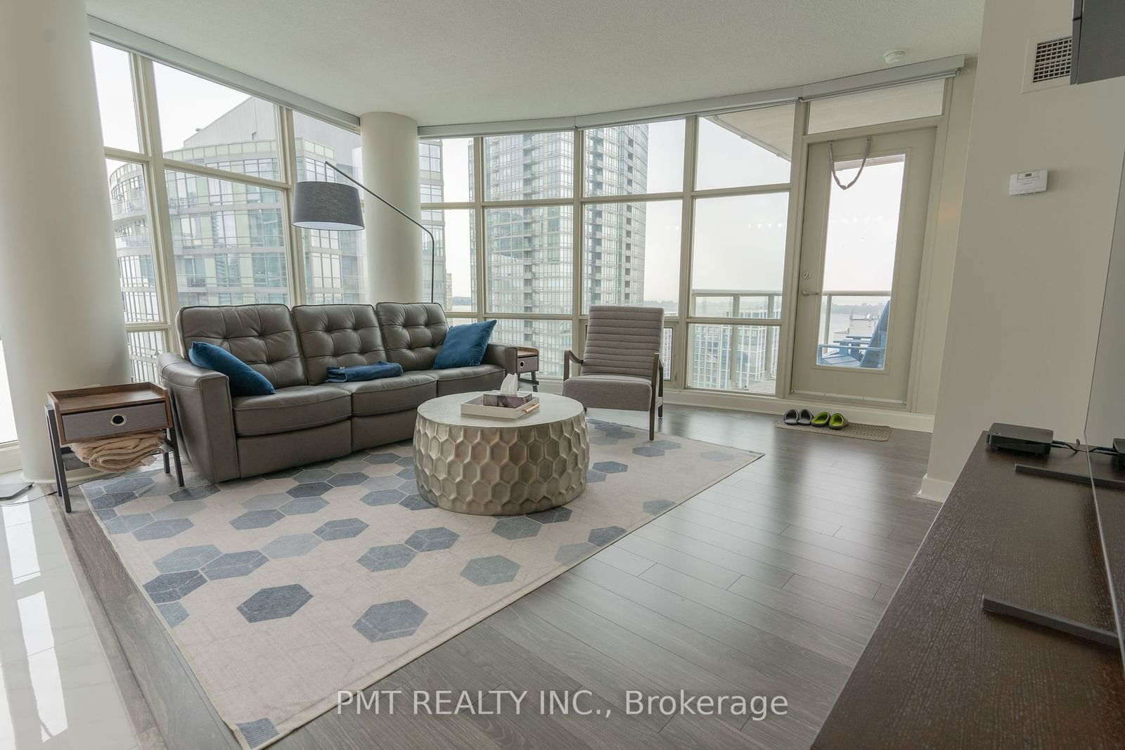 10 Navy Wharf Crt, unit 2809 for rent - image #3