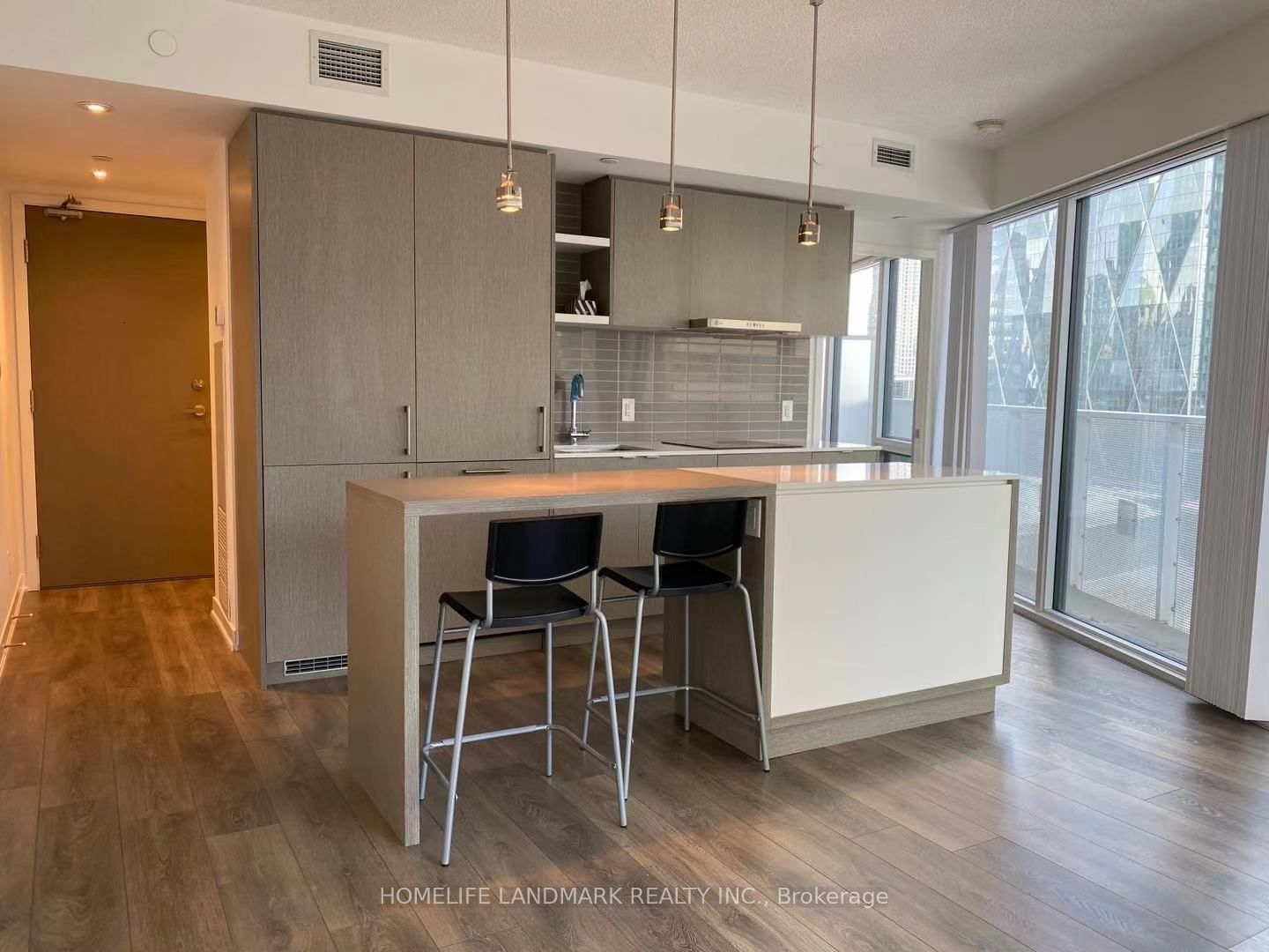 100 Harbour St, unit 1607 for rent