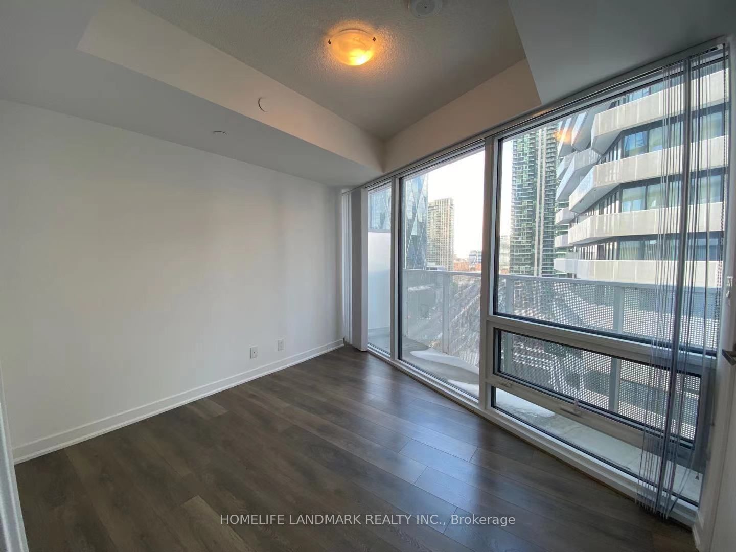 100 Harbour St, unit 1607 for rent