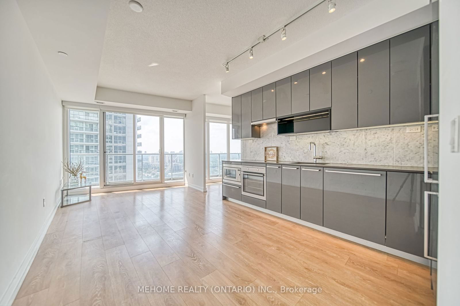 115 Mcmahon Dr, unit 3502 for sale - image #3