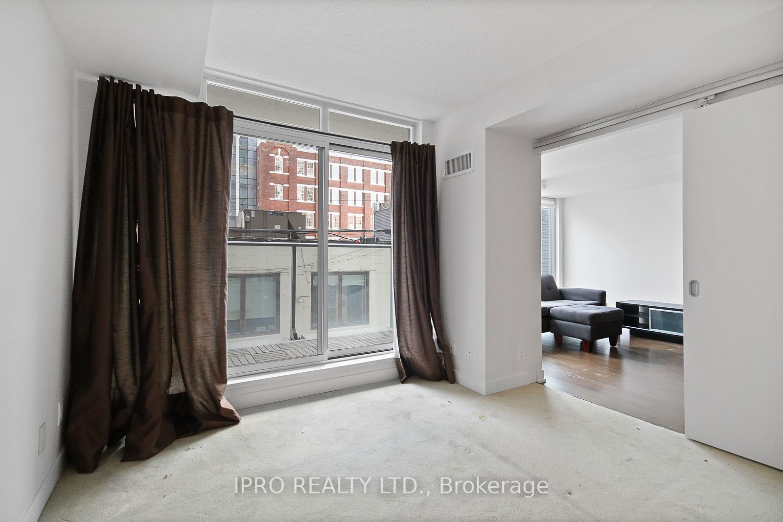 21 Nelson St, unit 201 for rent - image #24