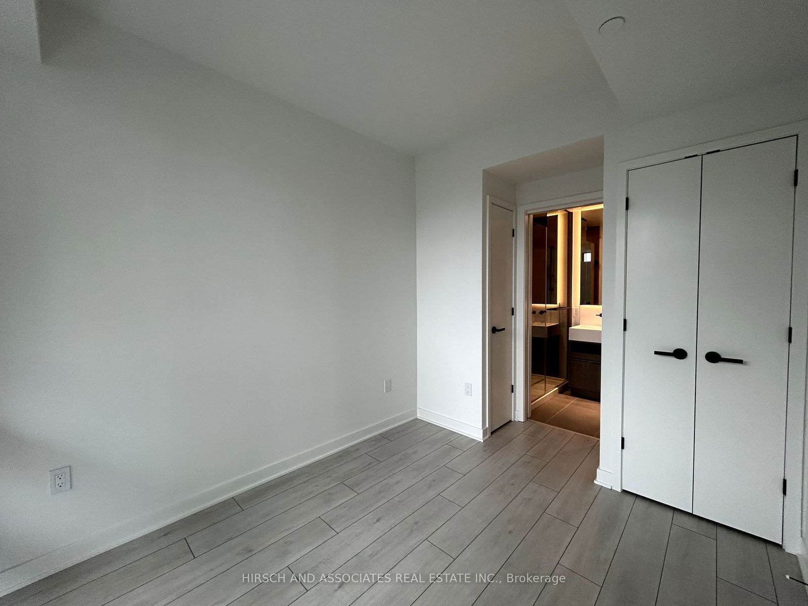 55 Charles St E, unit 1705 for rent