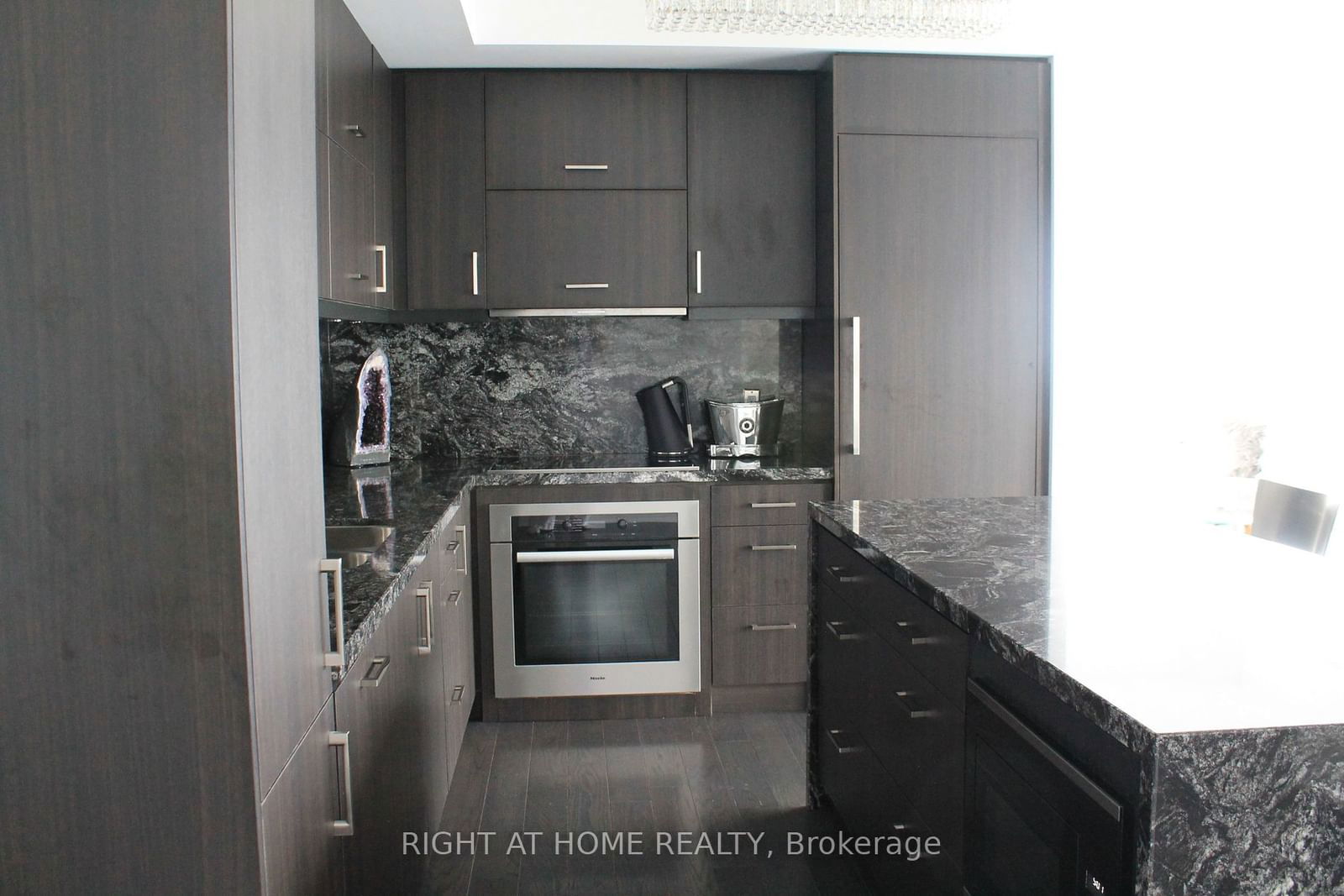 1080 Bay St, unit LPH1 for sale - image #7