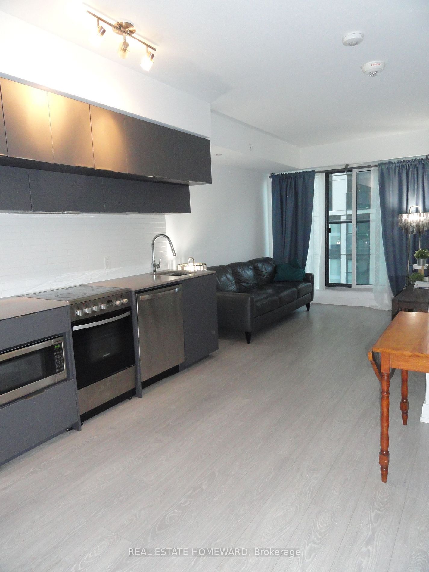 181 Dundas St E, unit 1801 for rent - image #7