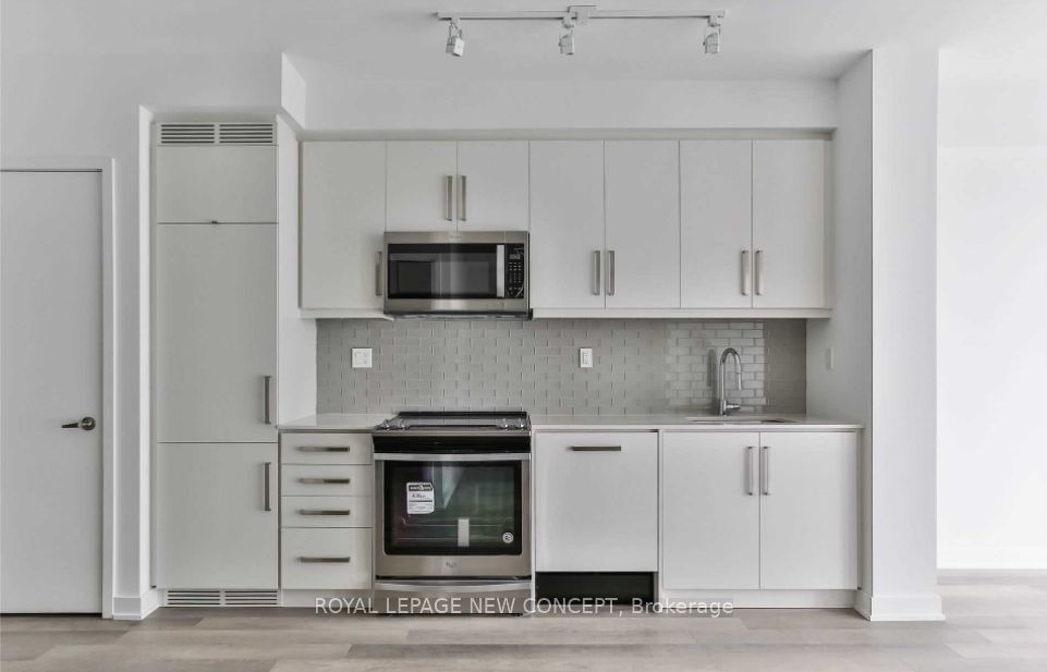 5180 Yonge St, unit 404 for sale