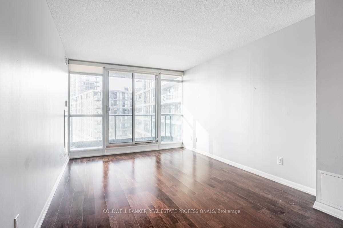 209 Fort York Blvd, unit 555 for rent - image #10