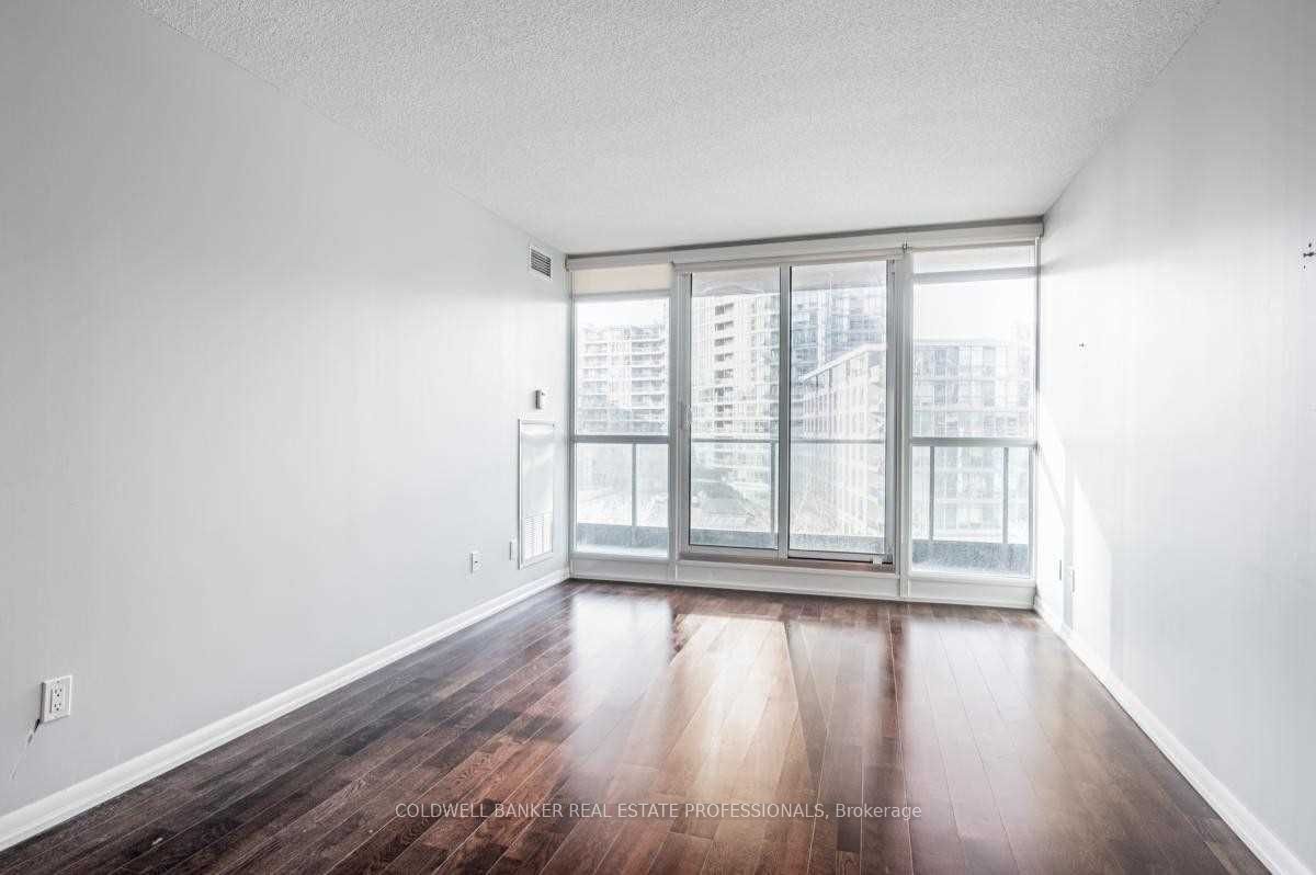 209 Fort York Blvd, unit 555 for rent - image #11