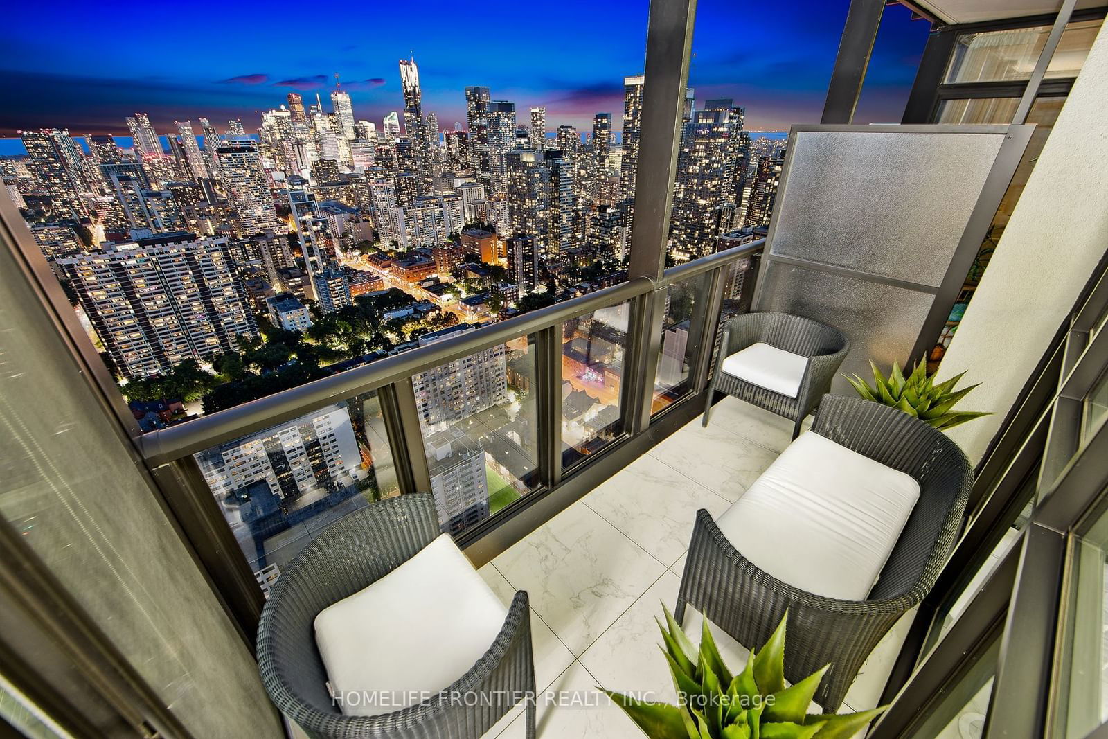 101 Charles St E, unit 4202 for sale - image #6