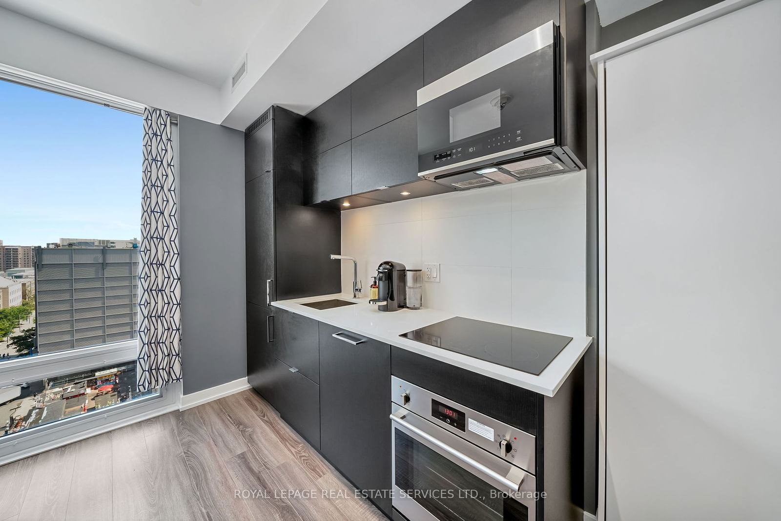 20 Edward St E, unit 903 for rent