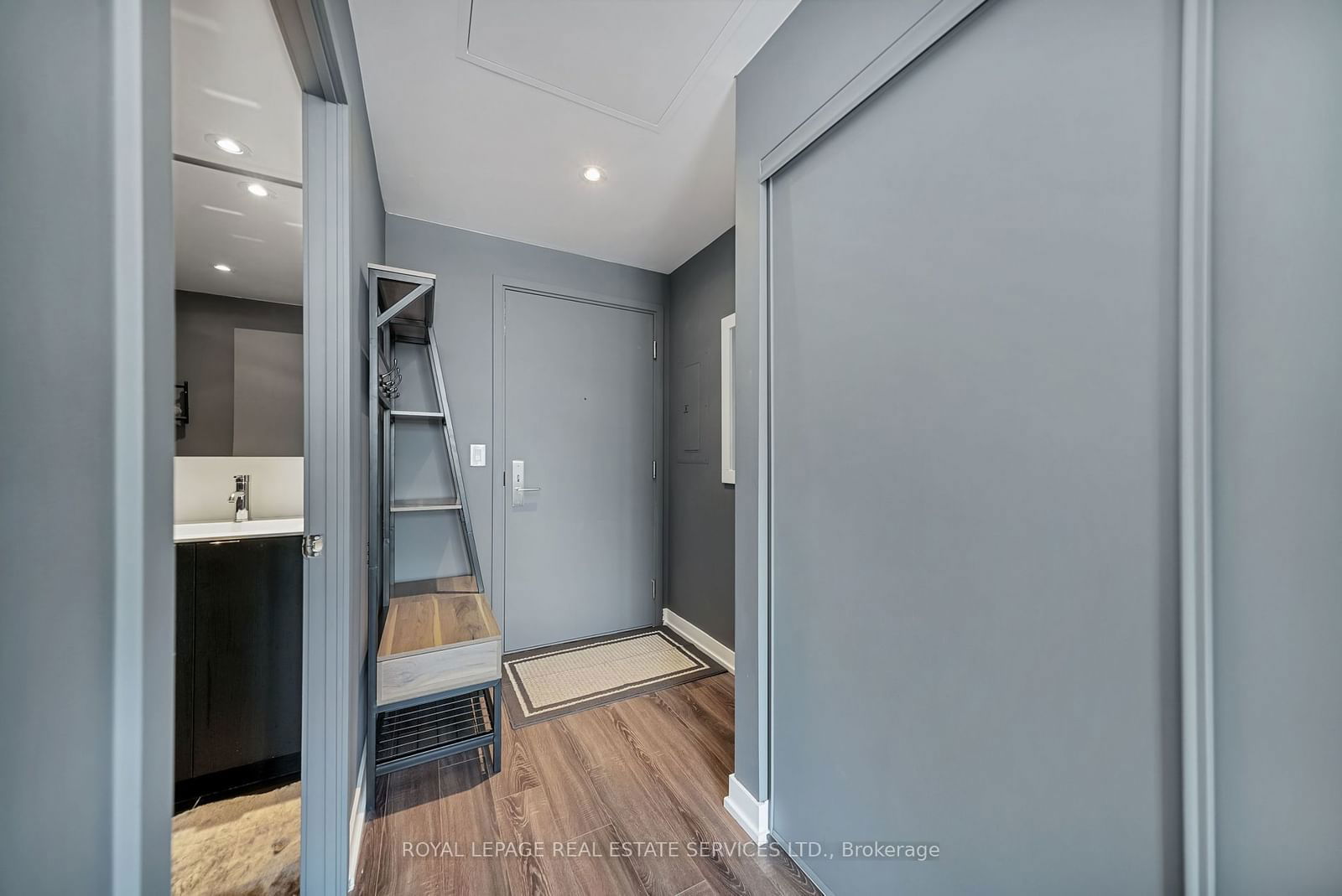 20 Edward St E, unit 903 for rent