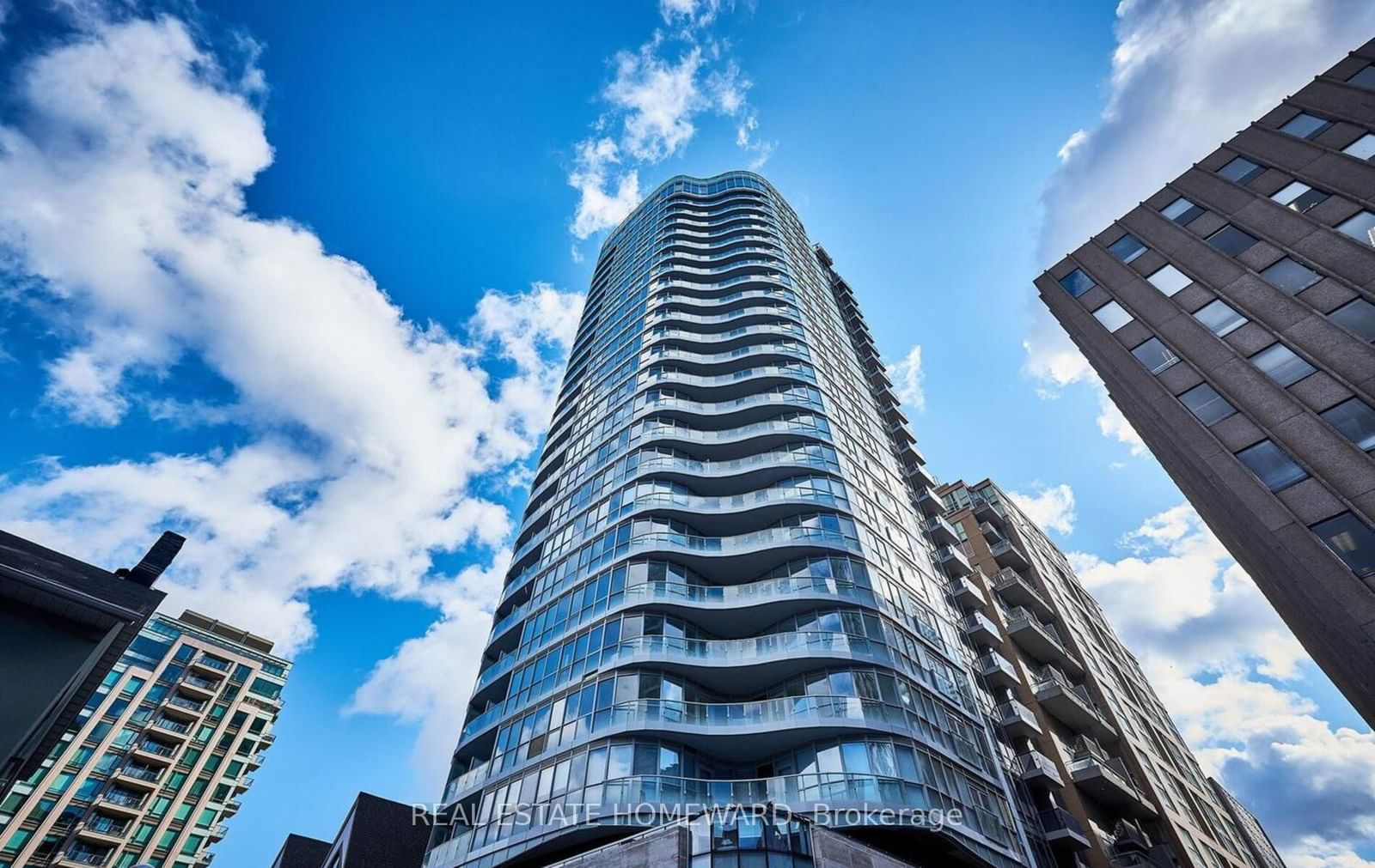 88 Cumberland St, unit 904 for sale - image #2