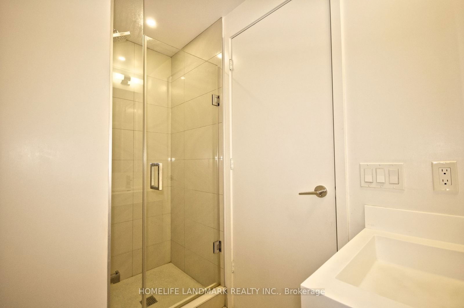 1 Yorkville Ave, unit 1902 for rent - image #14