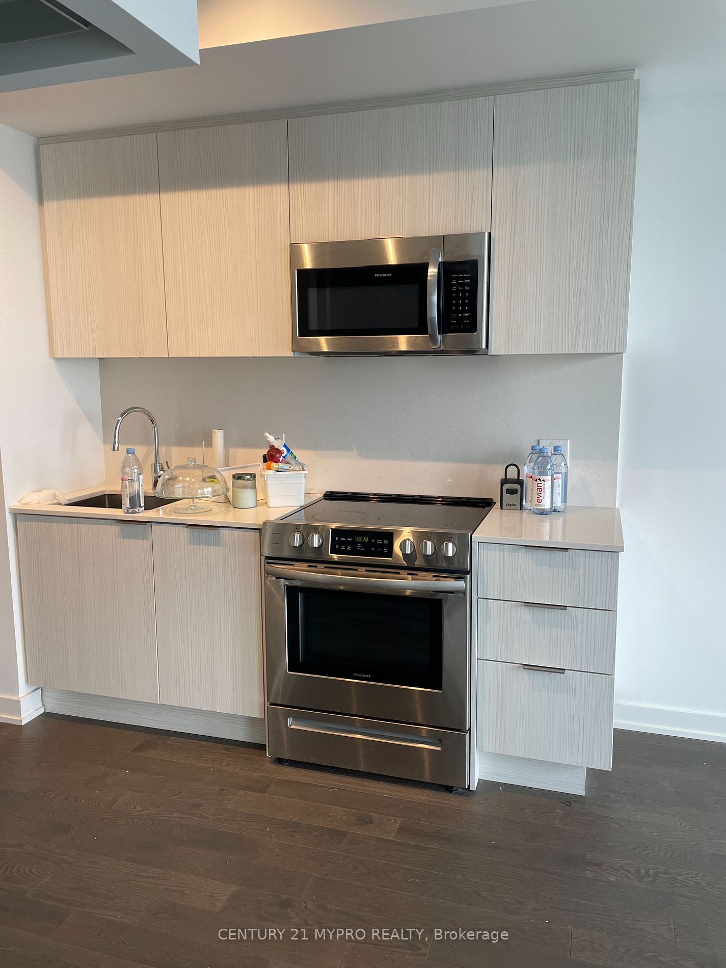 25 Richmond St E, unit 3213 for rent - image #2