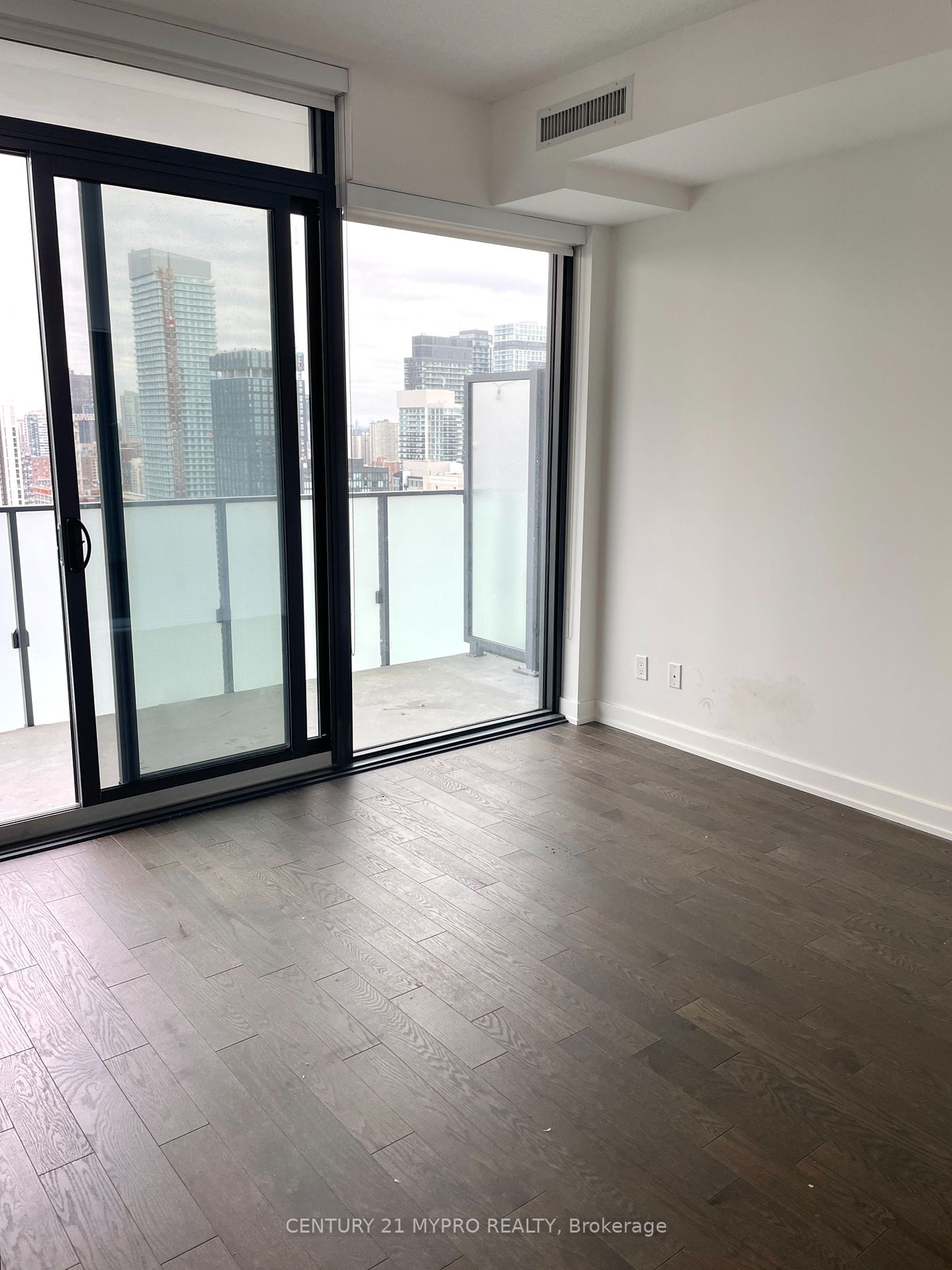 25 Richmond St E, unit 3213 for rent - image #4