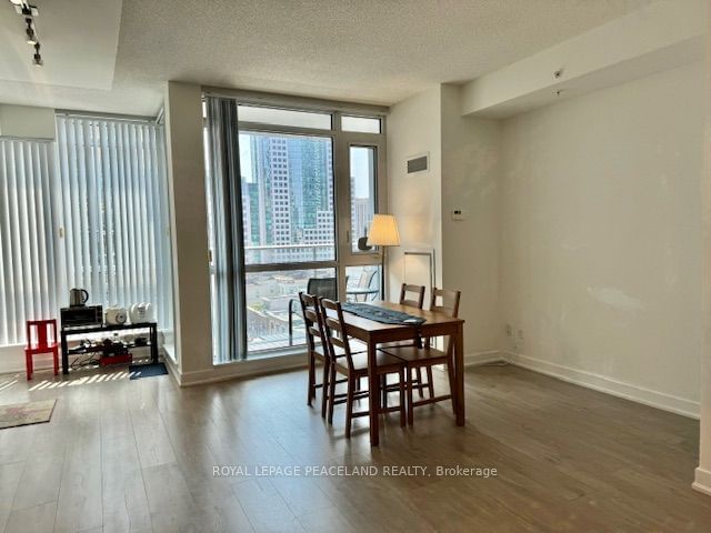 30 Nelson St, unit 1006 for rent - image #6