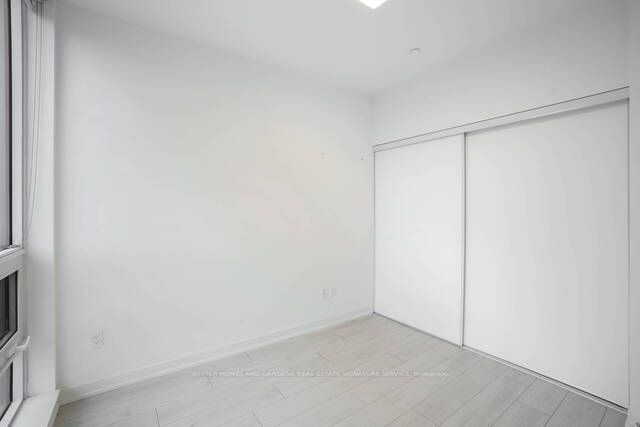 31 Tippett Rd, unit 806 for rent - image #9