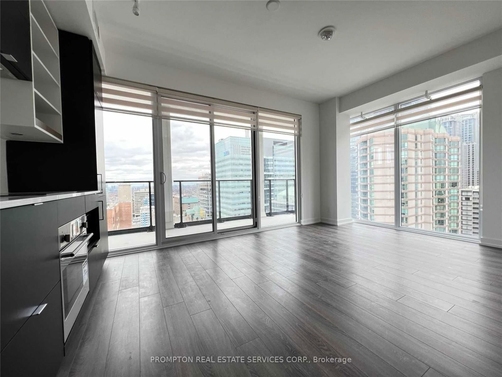 20 Edward St, unit 2215 for rent - image #2