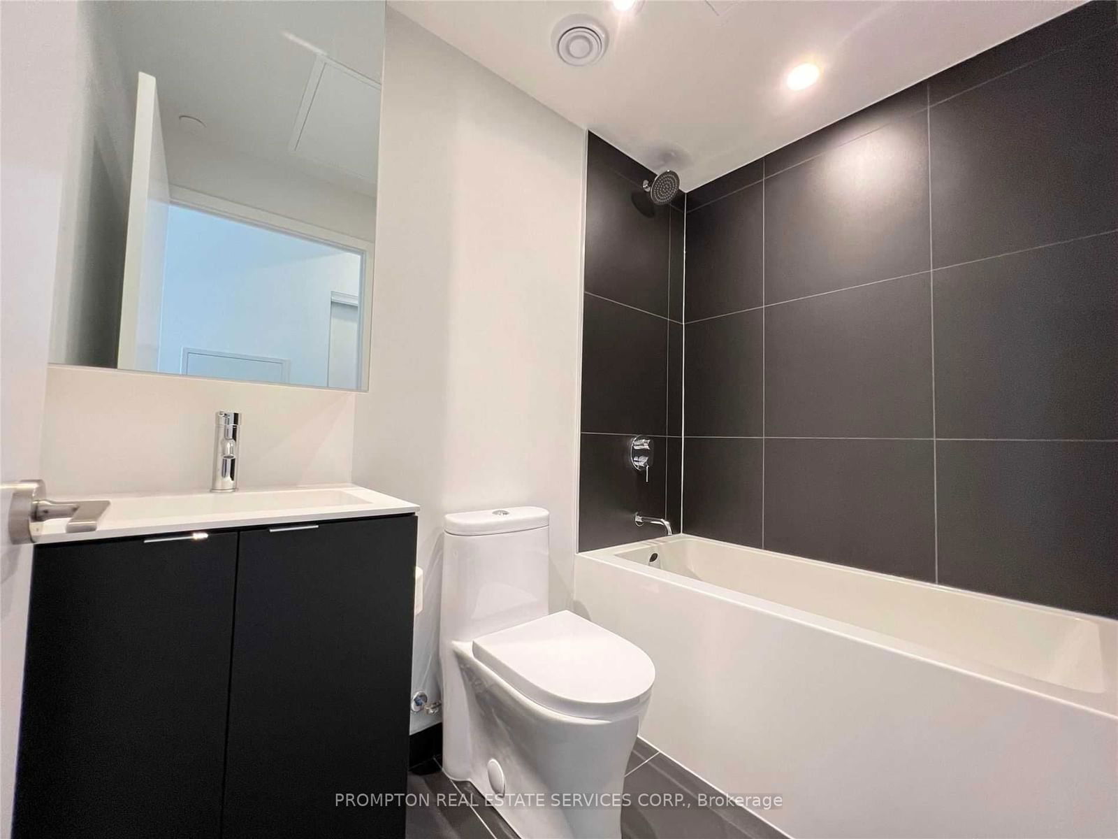 20 Edward St, unit 2215 for rent - image #8