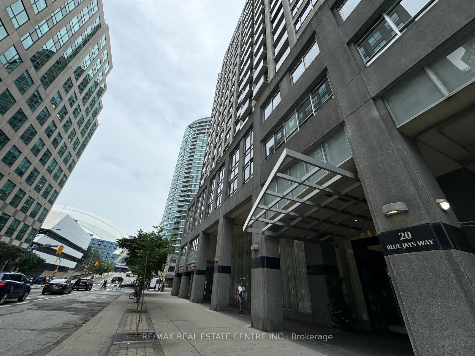 20 Blue Jays Way, unit 1019 for sale - image #4