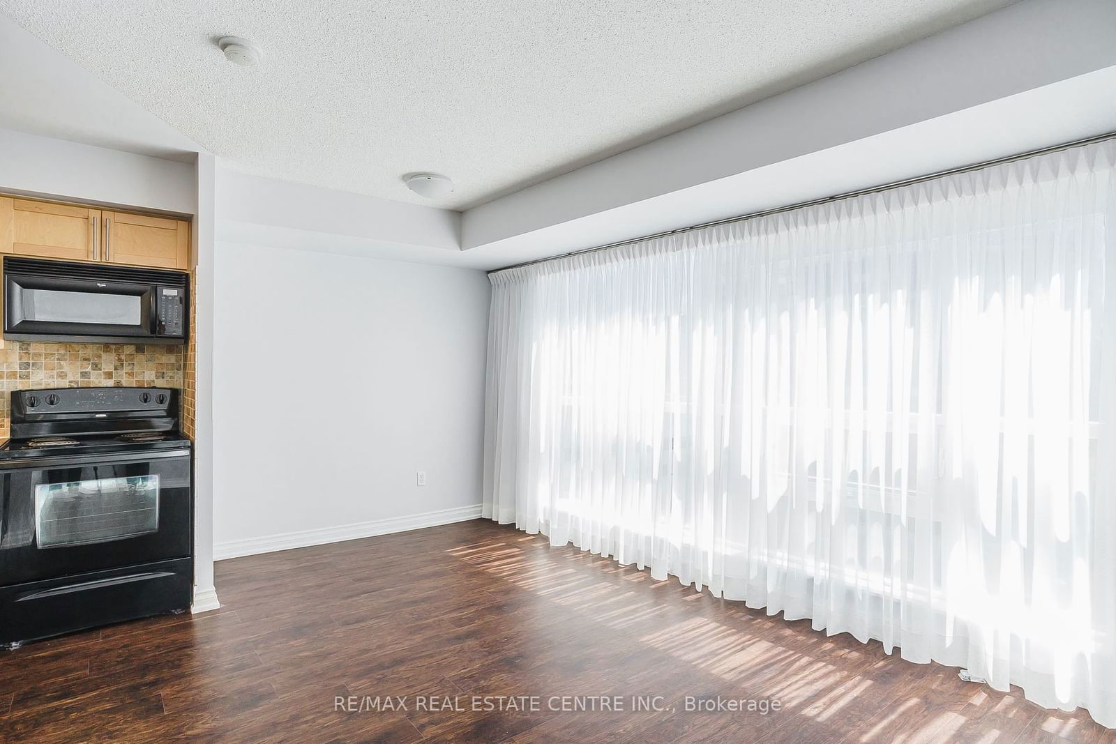 20 Blue Jays Way, unit 1019 for sale - image #8