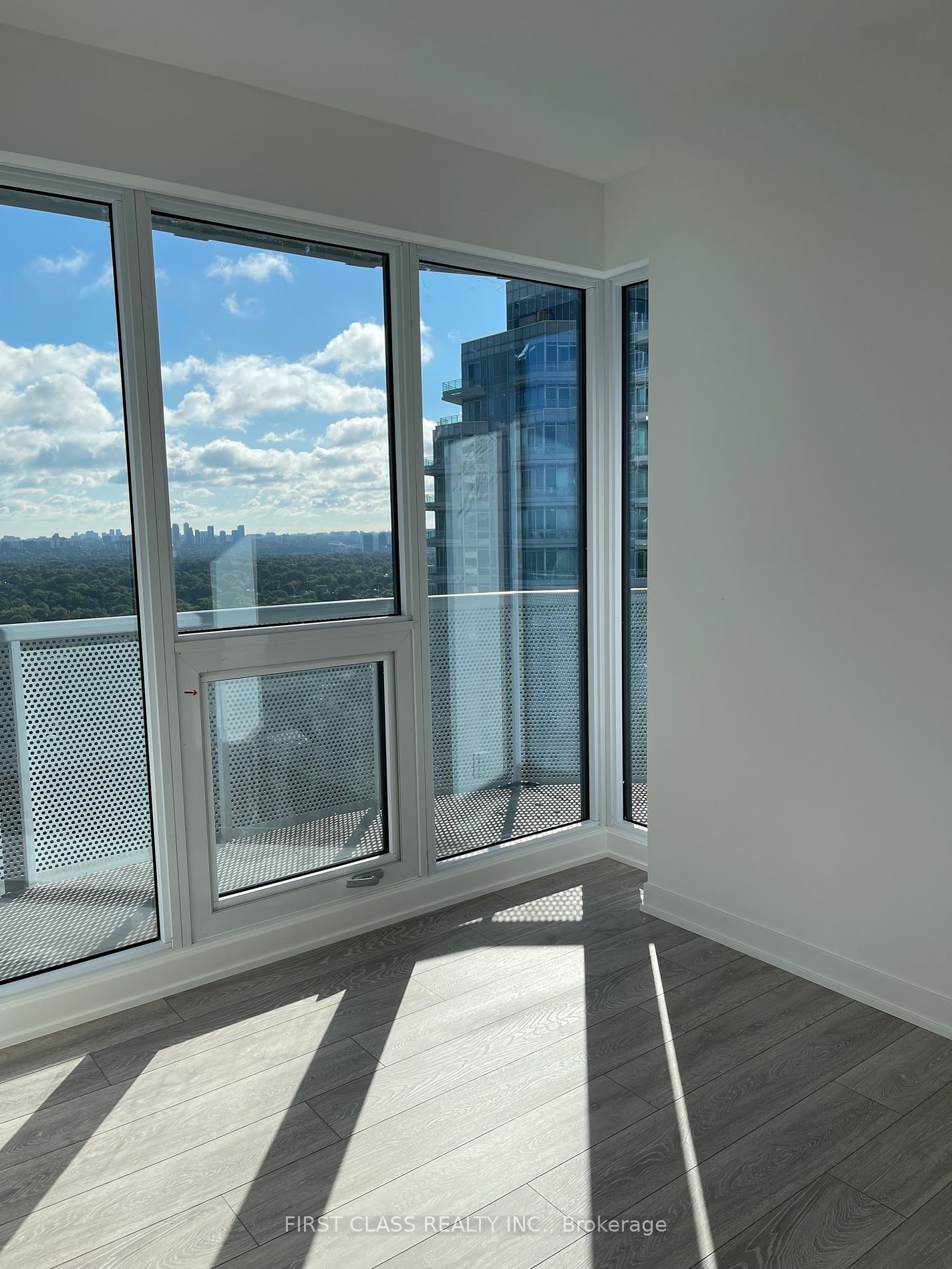 15 Holmes Ave, unit 2311 for rent - image #5