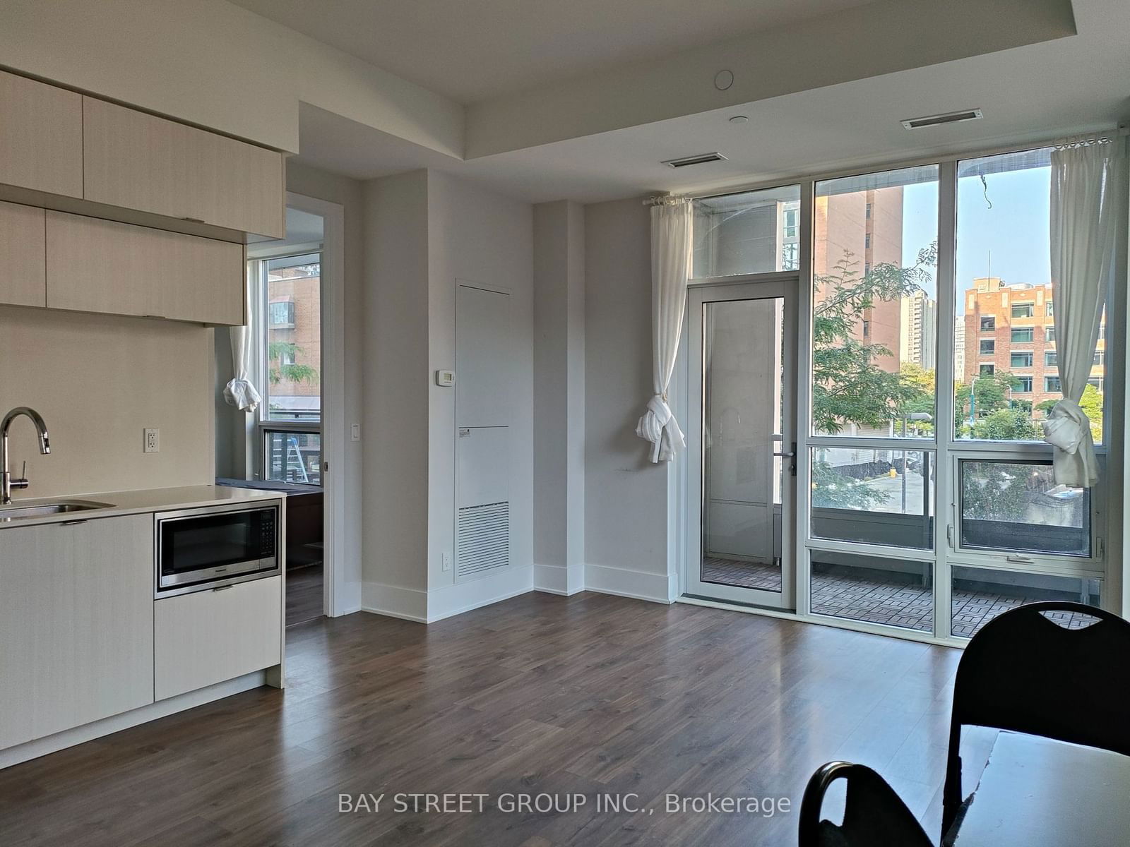 38 Cameron St, unit 219 for rent - image #5