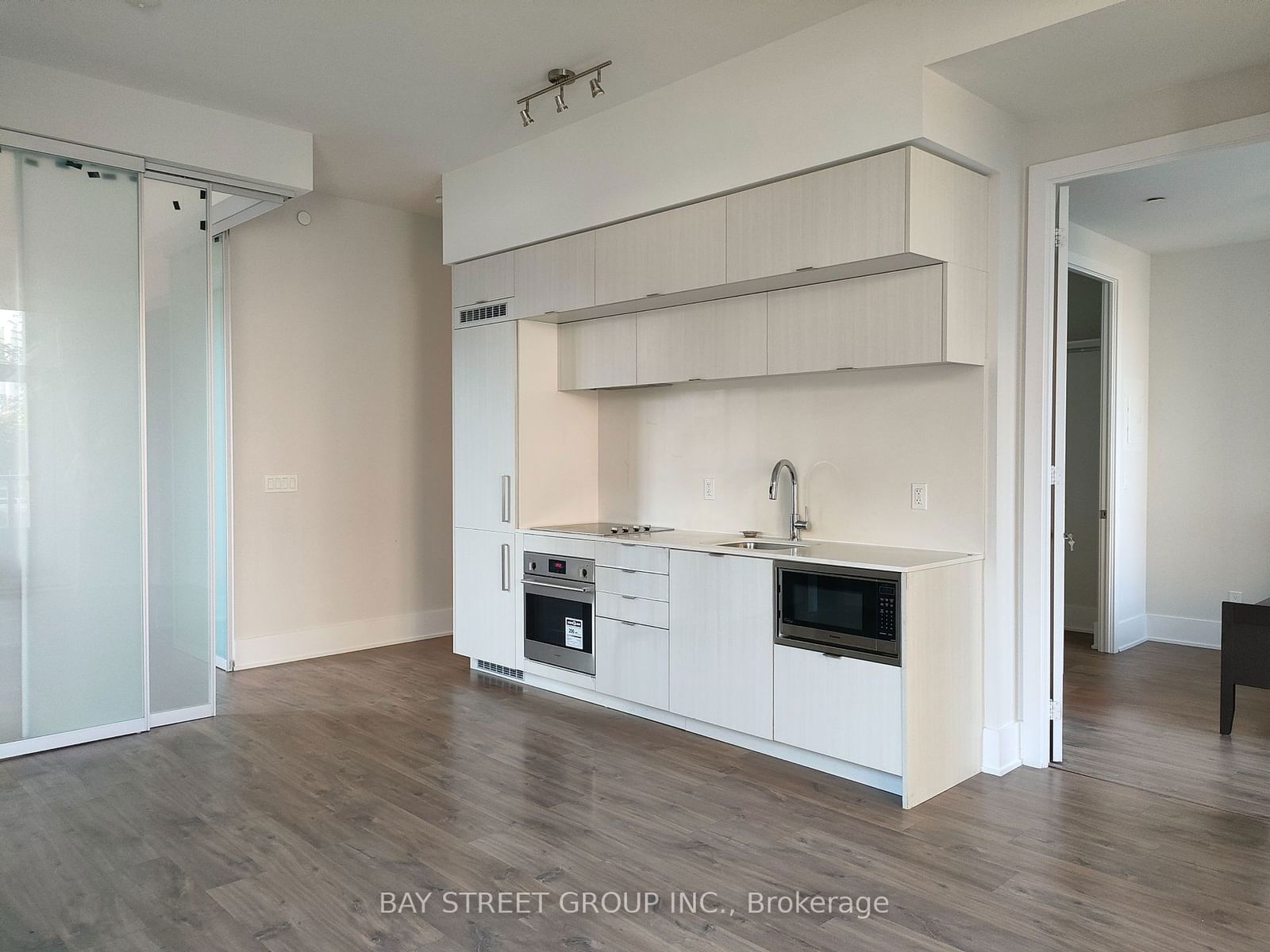 38 Cameron St, unit 219 for rent - image #7