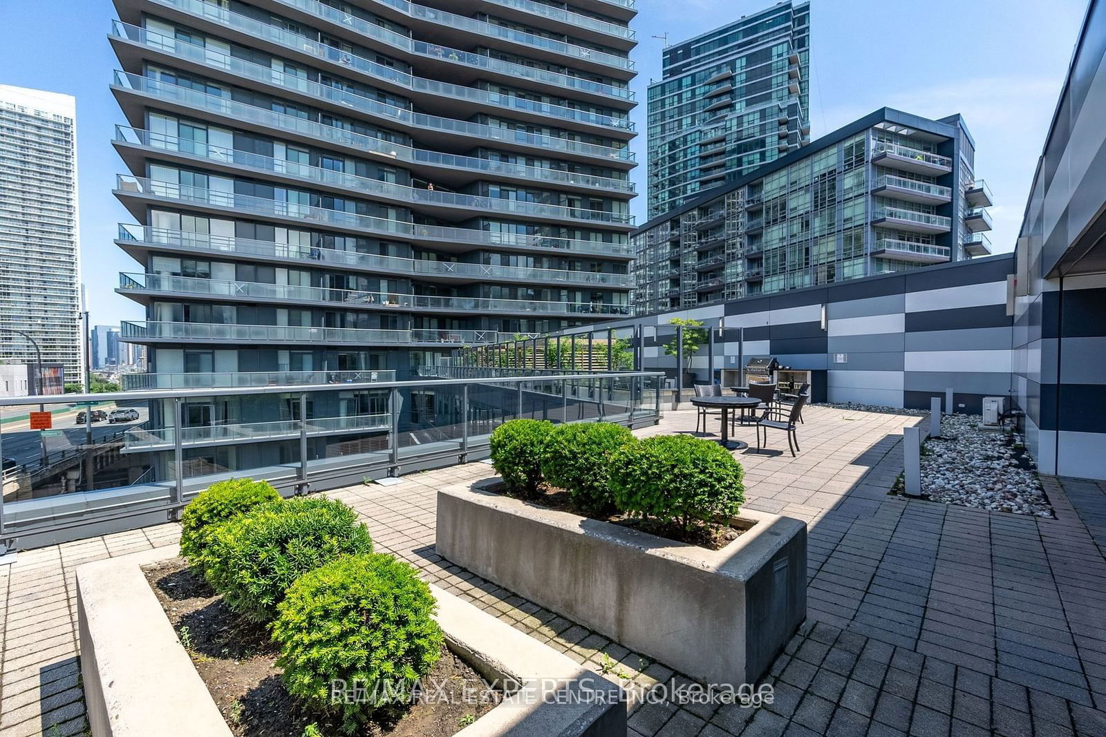 20 Bruyeres Mews, unit Lph 9 for rent - image #25