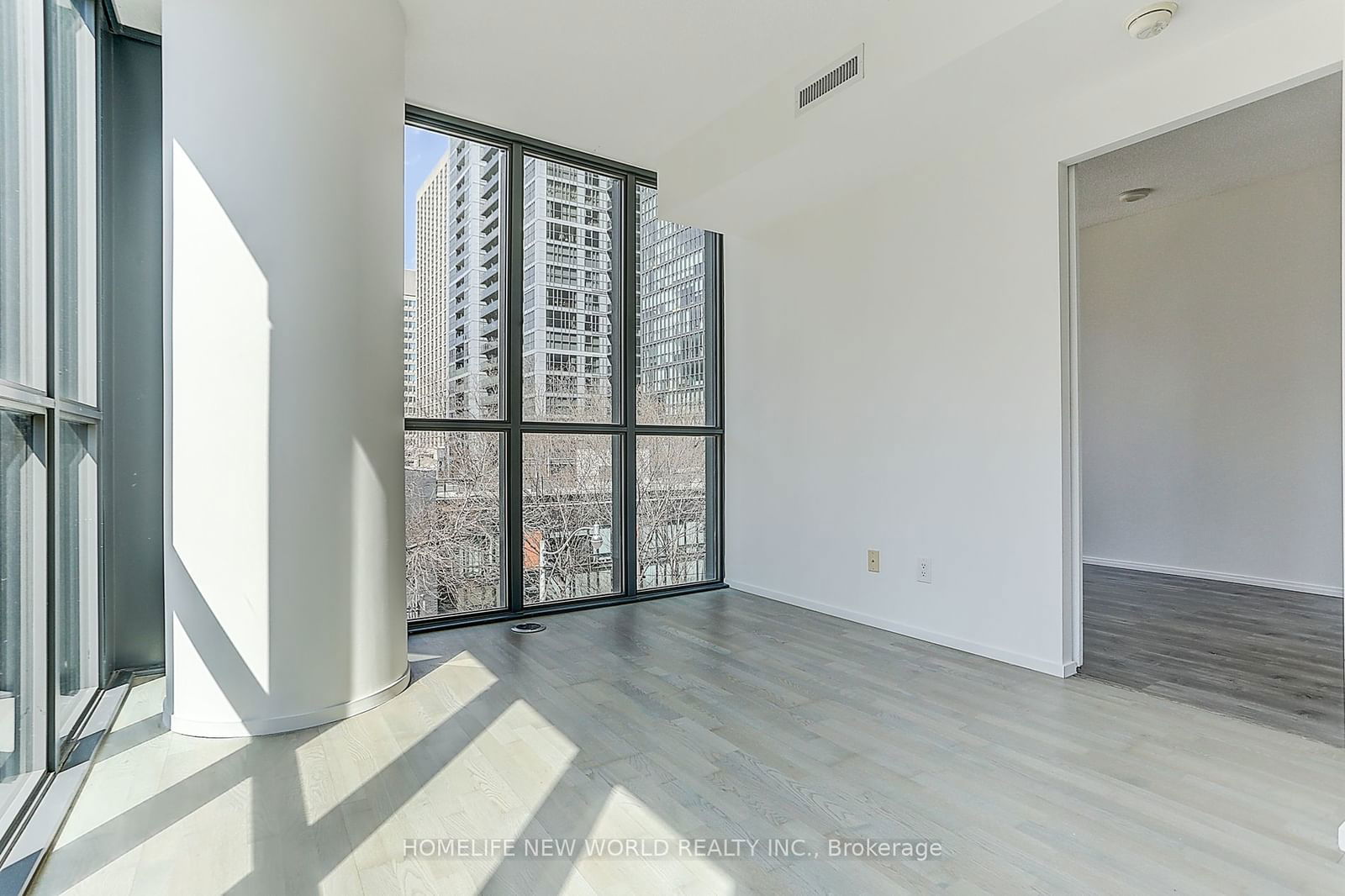 101 Charles St E, unit 406 for sale