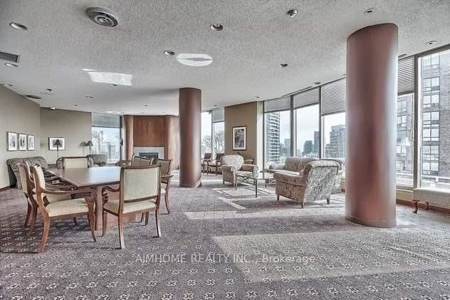 1055 Bay St, unit 1708 for rent - image #3