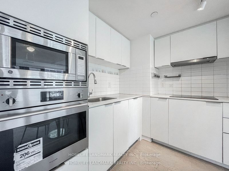 955 Bay St, unit 1617 for rent