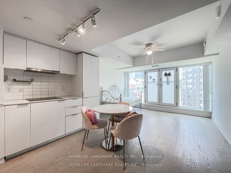 955 Bay St, unit 1617 for rent