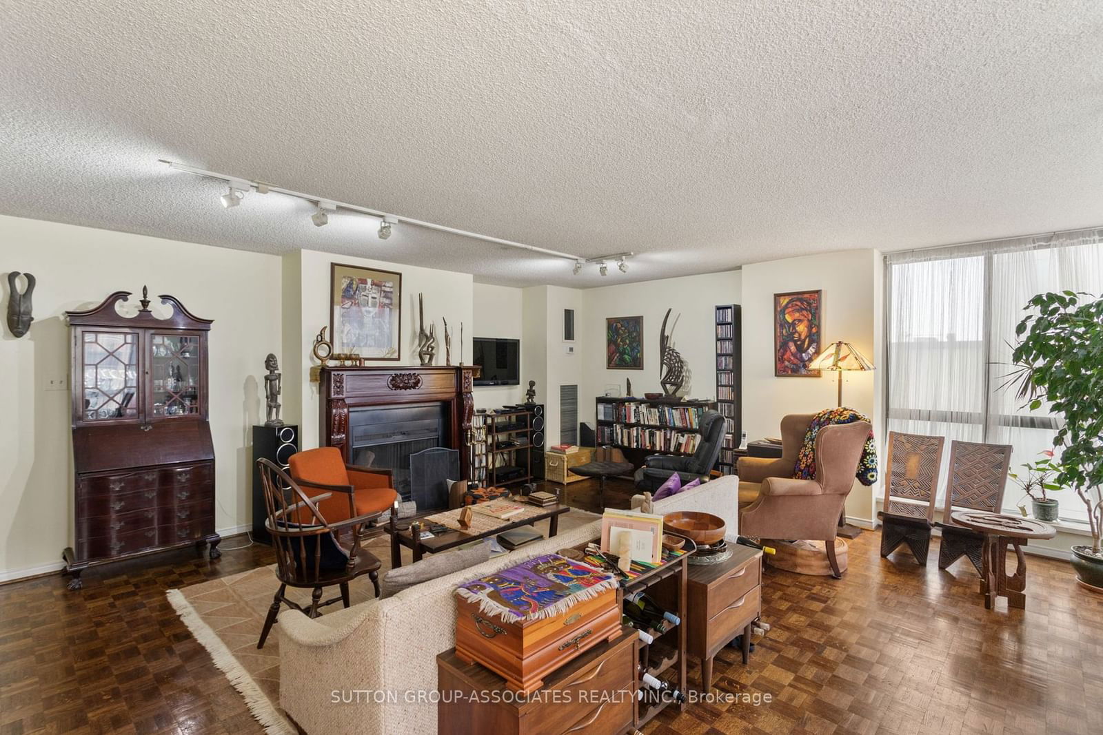 211 St Patrick St, unit 1007 for sale - image #7