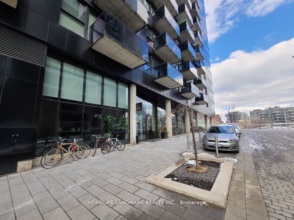 51 Trolley Cres, unit 812 for rent - image #2